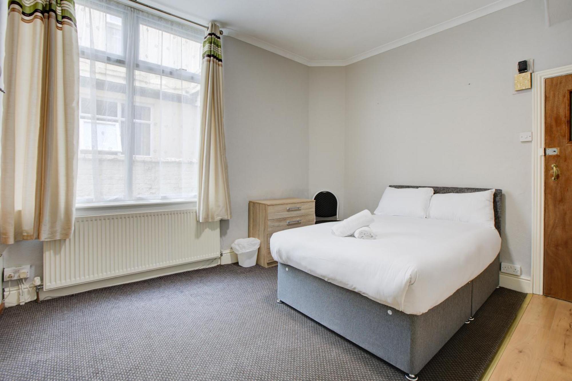The Sandringham Court Hotel & Apartment Welcoming Large And Small Groups For 15 Years Блэкпул Экстерьер фото