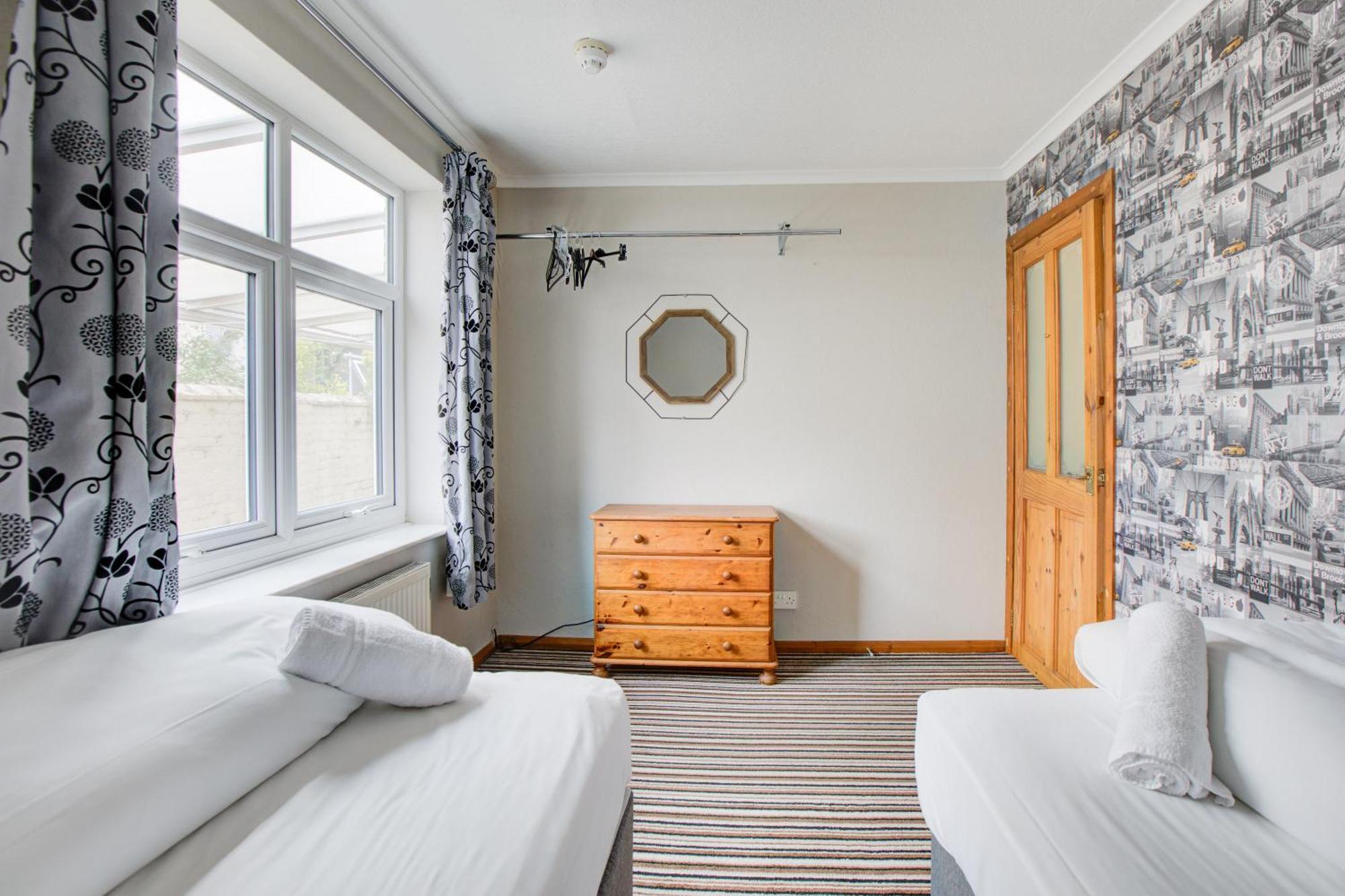 The Sandringham Court Hotel & Apartment Welcoming Large And Small Groups For 15 Years Блэкпул Экстерьер фото