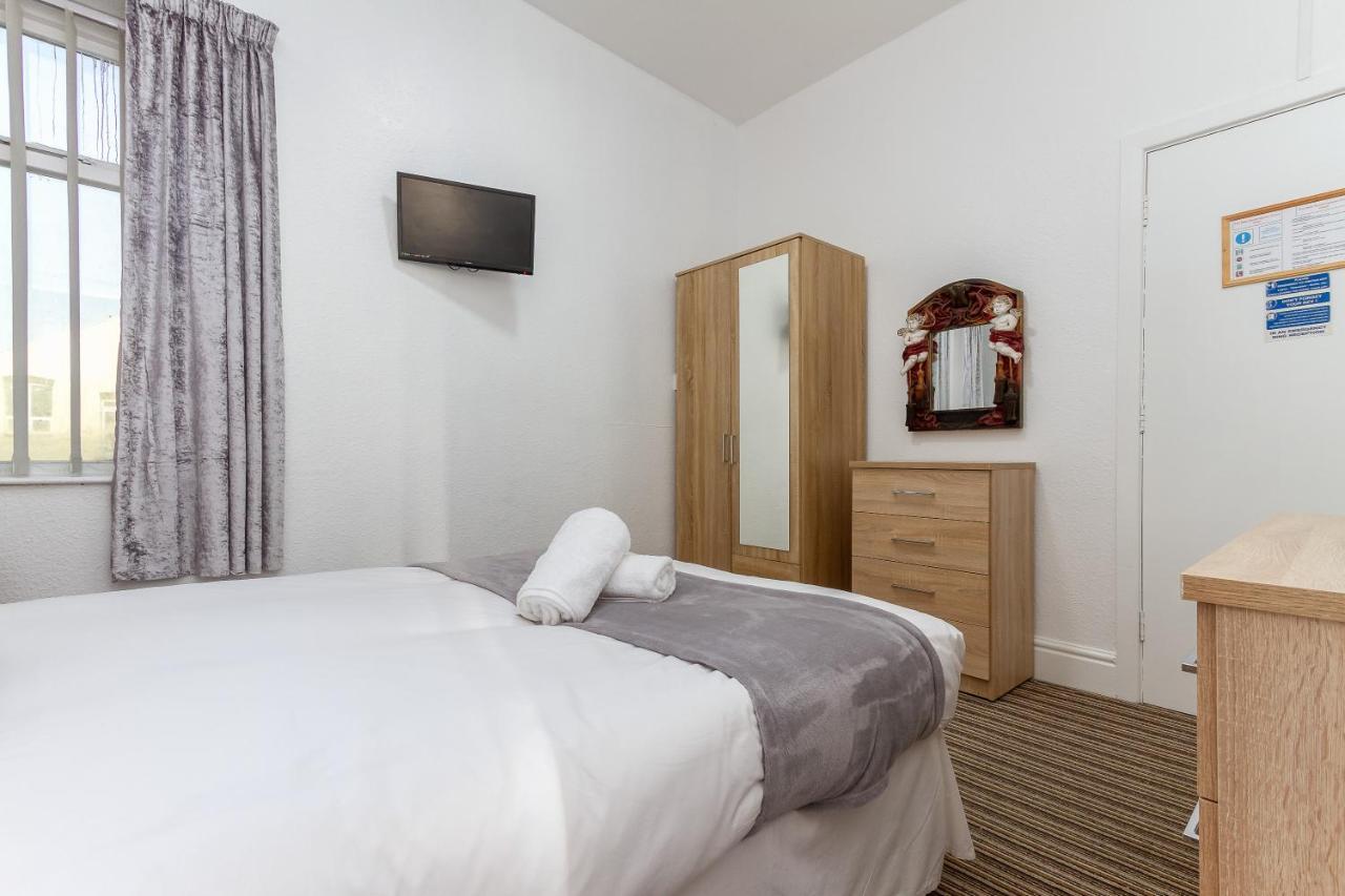 The Sandringham Court Hotel & Apartment Welcoming Large And Small Groups For 15 Years Блэкпул Экстерьер фото