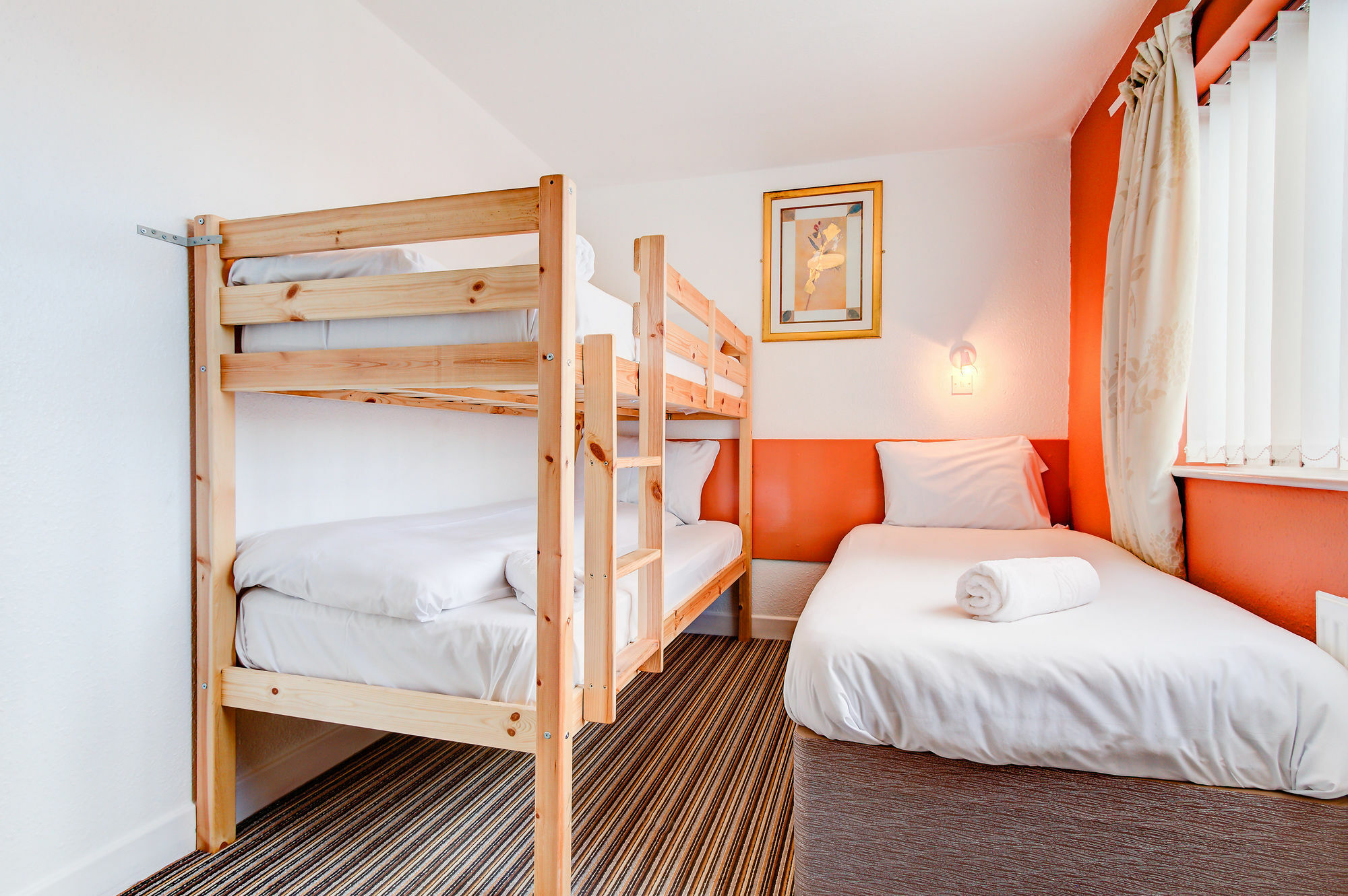 The Sandringham Court Hotel & Apartment Welcoming Large And Small Groups For 15 Years Блэкпул Экстерьер фото