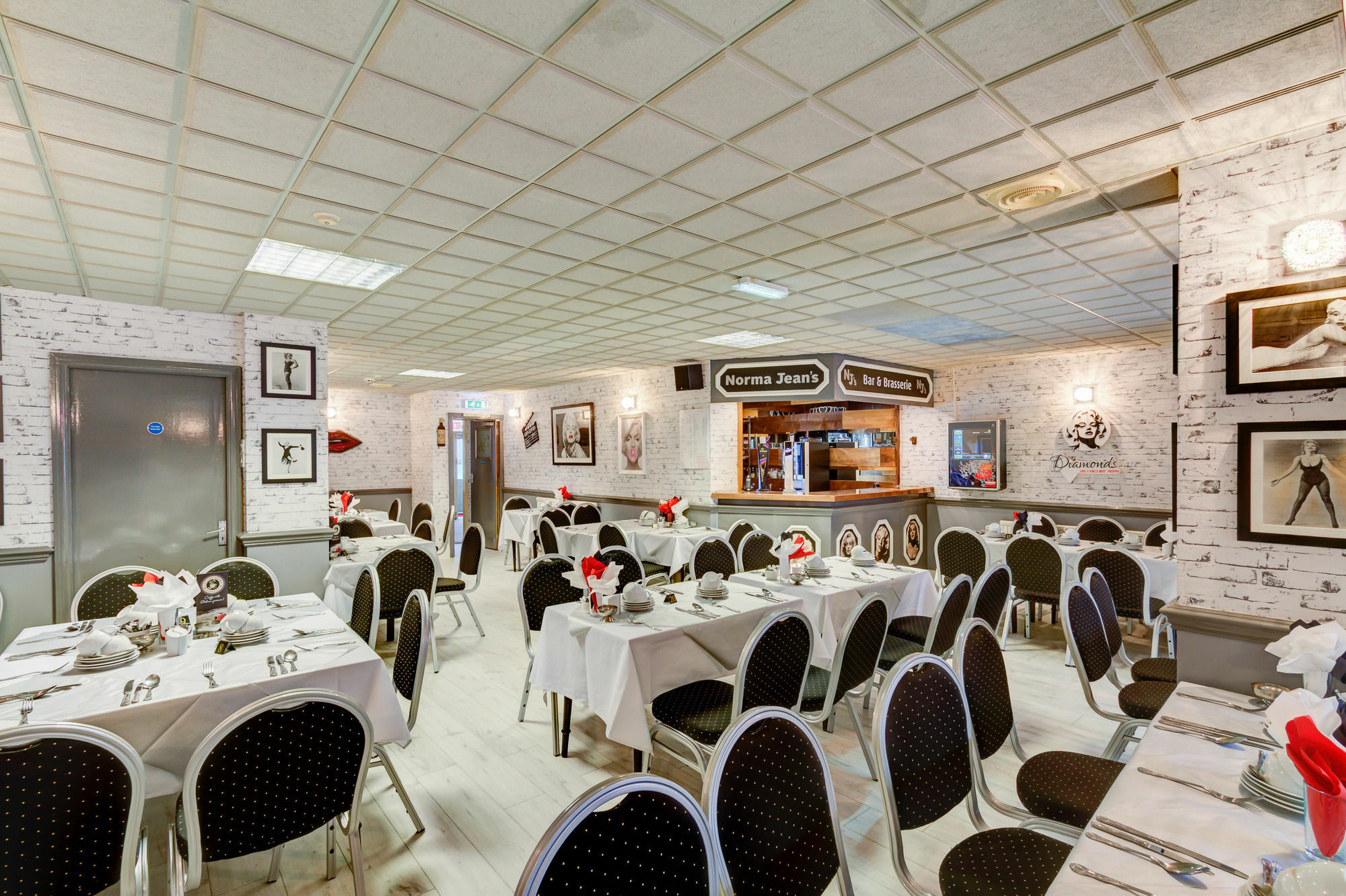The Sandringham Court Hotel & Apartment Welcoming Large And Small Groups For 15 Years Блэкпул Экстерьер фото
