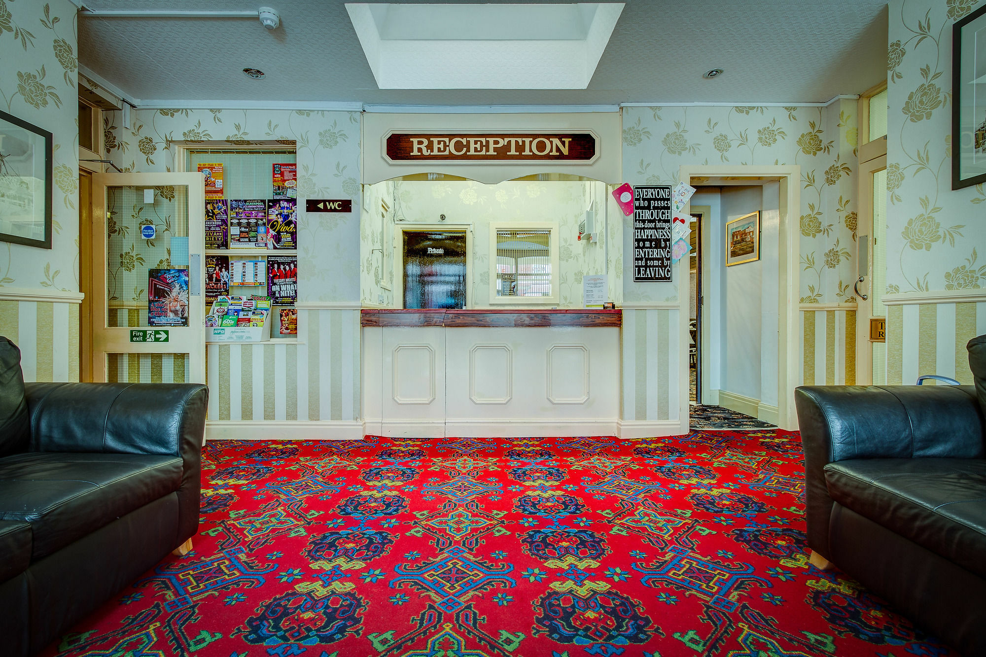The Sandringham Court Hotel & Apartment Welcoming Large And Small Groups For 15 Years Блэкпул Экстерьер фото